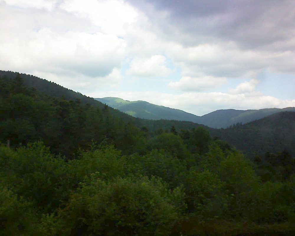 Le petit ballon vu depuis le Domaine Langmatt à Murbach le 15.06.2018 à 12:45 Le petit ballon (Alsace, Vosges) le 15.06.2018 à 12:45