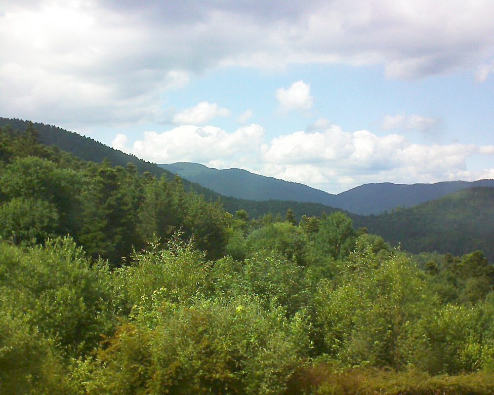 Le petit ballon vu depuis le Domaine Langmatt à Murbach le 15.06.2018 à 16:15 Le petit ballon (Alsace, Vosges) le 15.06.2018 à 16:15