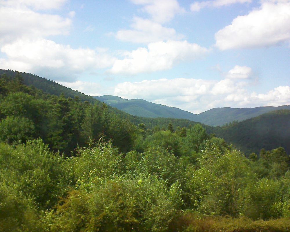 Le petit ballon vu depuis le Domaine Langmatt à Murbach le 15.06.2018 à 16:45 Le petit ballon (Alsace, Vosges) le 15.06.2018 à 16:45