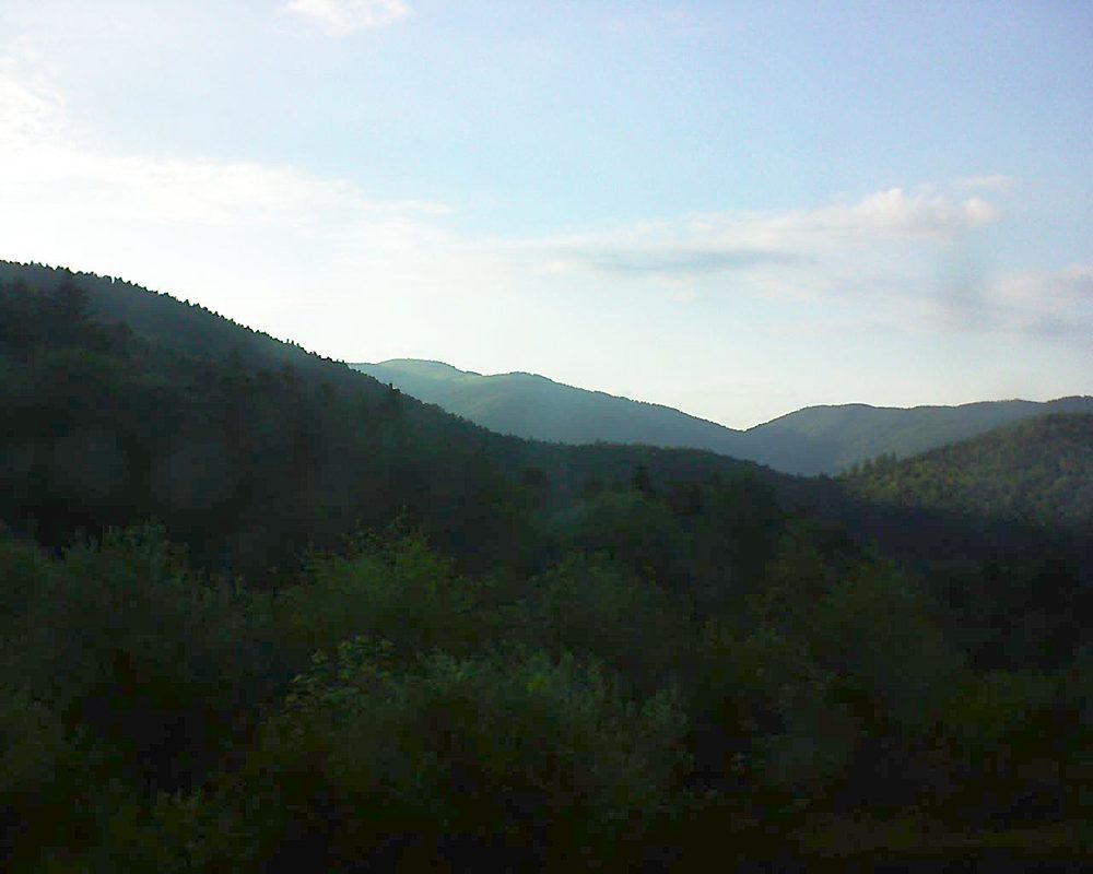 Le petit ballon vu depuis le Domaine Langmatt à Murbach le 15.06.2018 à 20:00 Le petit ballon (Alsace, Vosges) le 15.06.2018 à 20:00