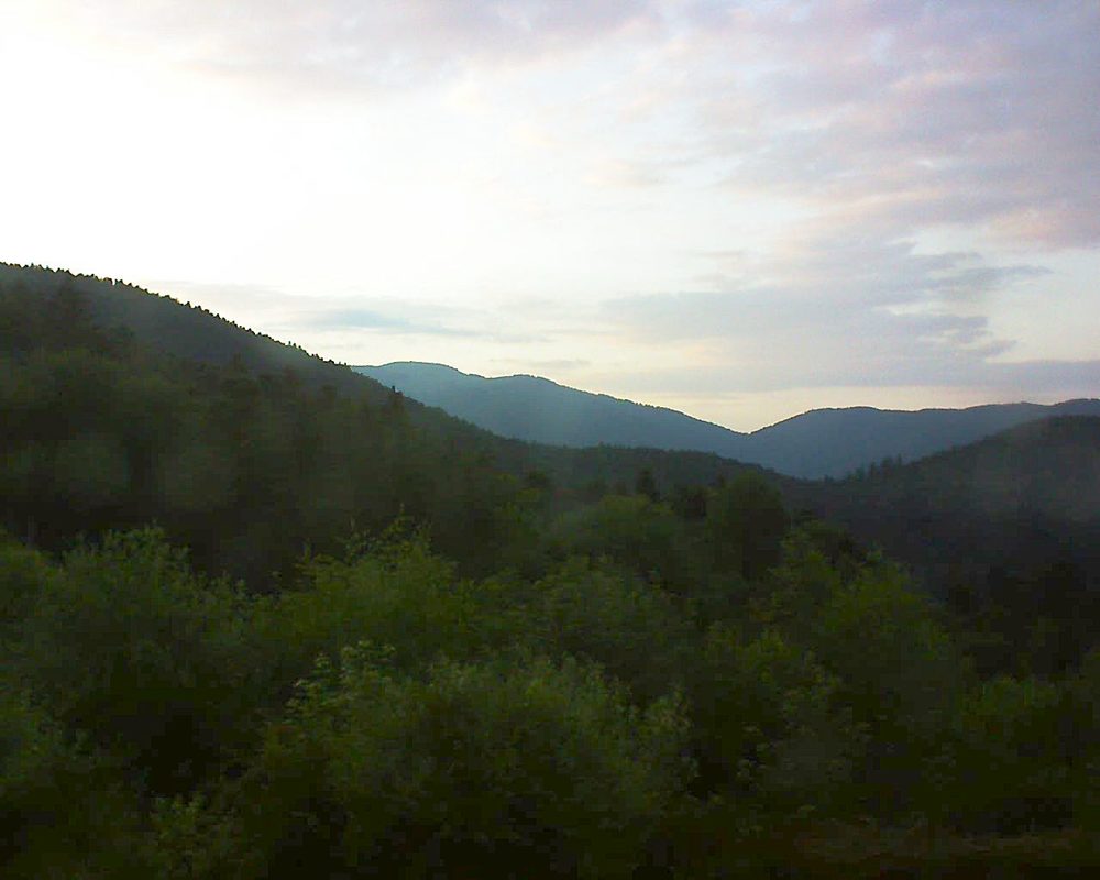 Le petit ballon vu depuis le Domaine Langmatt à Murbach le 15.06.2018 à 21:15 Le petit ballon (Alsace, Vosges) le 15.06.2018 à 21:15