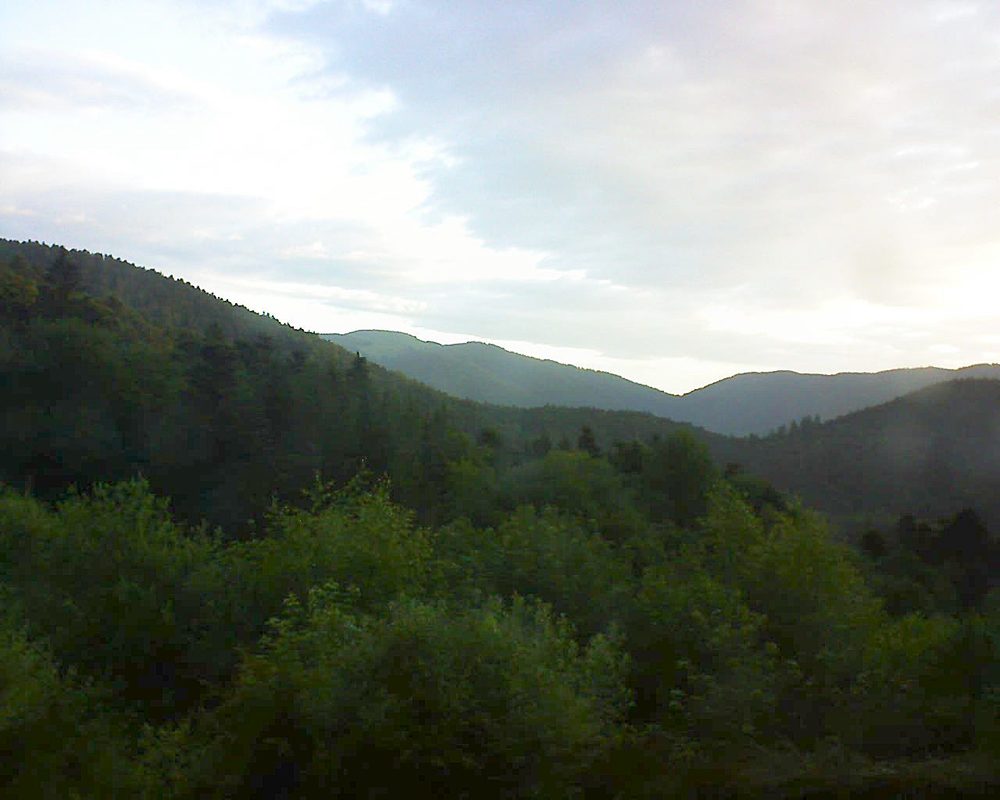 Le petit ballon vu depuis le Domaine Langmatt à Murbach le 17.06.2018 à 06:00 Le petit ballon (Alsace, Vosges) le 17.06.2018 à 06:00