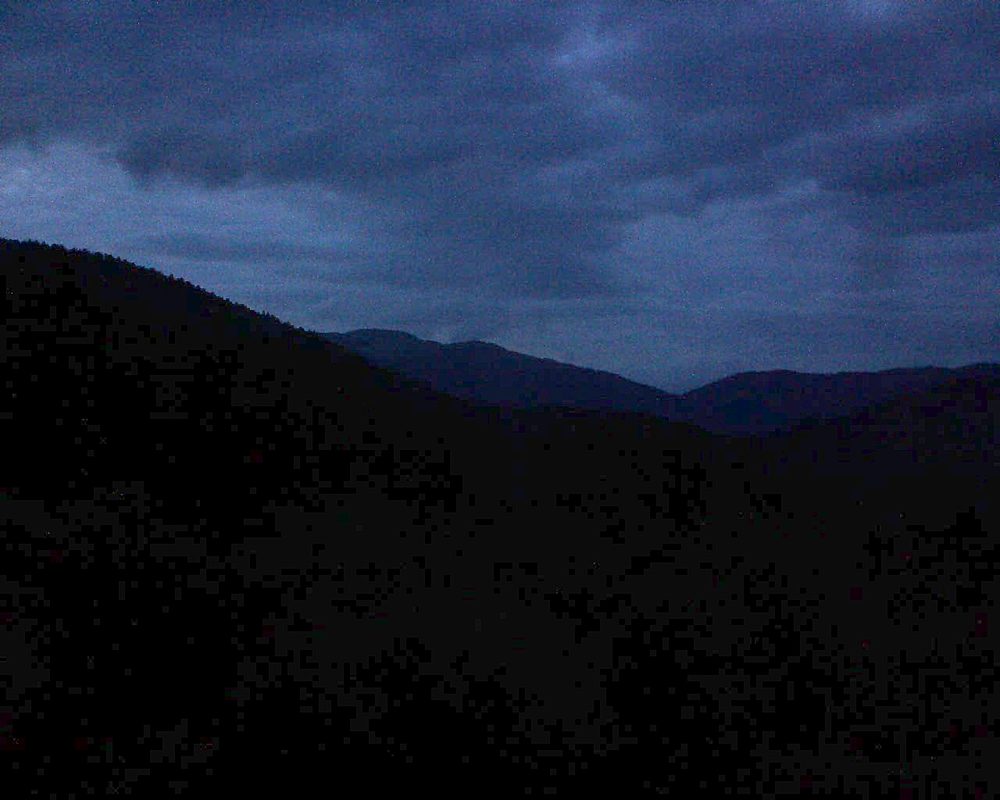 Le petit ballon vu depuis le Domaine Langmatt à Murbach le 17.06.2018 à 22:00 Le petit ballon (Alsace, Vosges) le 17.06.2018 à 22:00