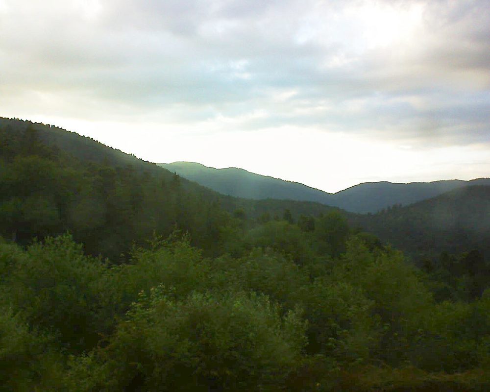 Le petit ballon vu depuis le Domaine Langmatt à Murbach le 18.06.2018 à 21:00 Le petit ballon (Alsace, Vosges) le 18.06.2018 à 21:00