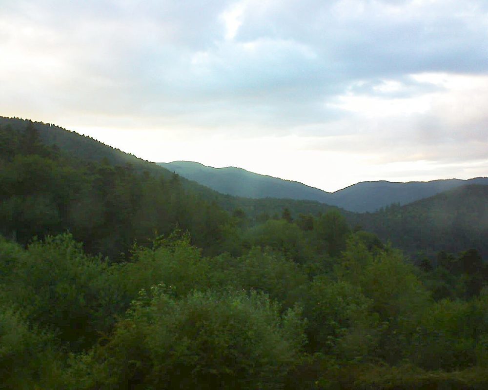 Le petit ballon vu depuis le Domaine Langmatt à Murbach le 18.06.2018 à 21:15 Le petit ballon (Alsace, Vosges) le 18.06.2018 à 21:15