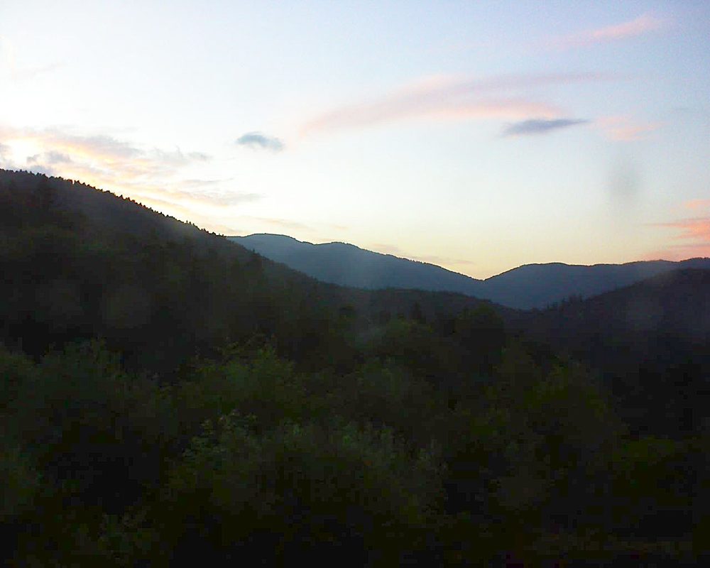 Le petit ballon vu depuis le Domaine Langmatt à Murbach le 19.06.2018 à 21:45 Le petit ballon (Alsace, Vosges) le 19.06.2018 à 21:45