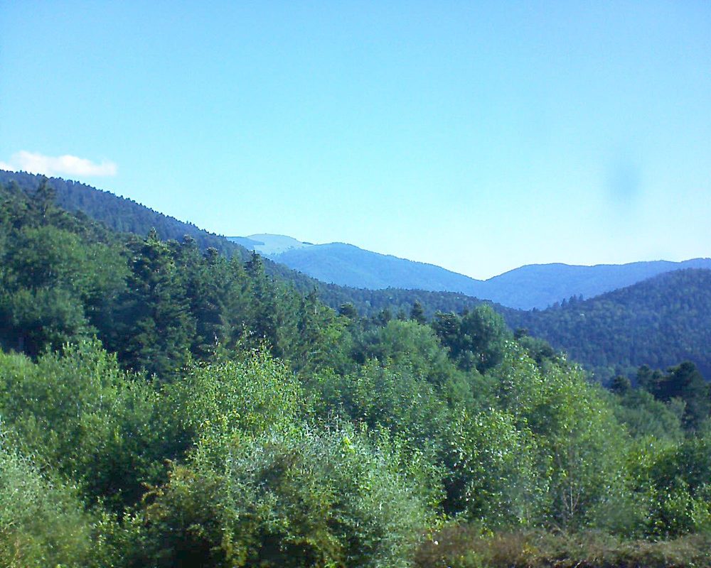 Le petit ballon vu depuis le Domaine Langmatt à Murbach le 20.06.2018 à 09:30 Le petit ballon (Alsace, Vosges) le 20.06.2018 à 09:30
