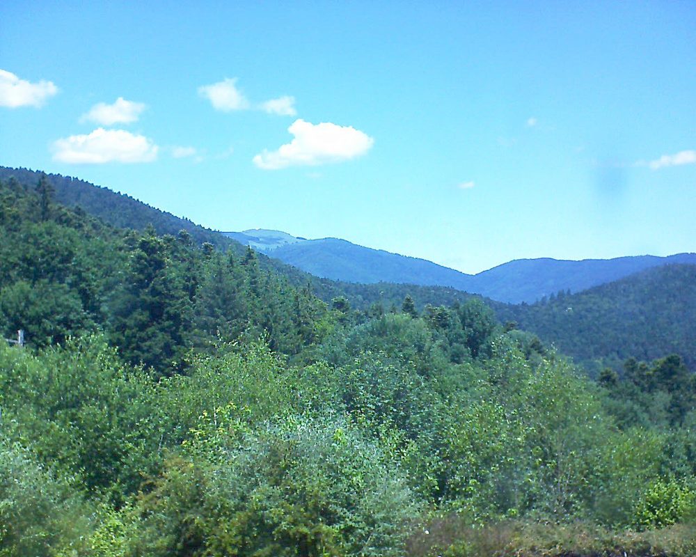 Le petit ballon vu depuis le Domaine Langmatt à Murbach le 20.06.2018 à 13:00 Le petit ballon (Alsace, Vosges) le 20.06.2018 à 13:00