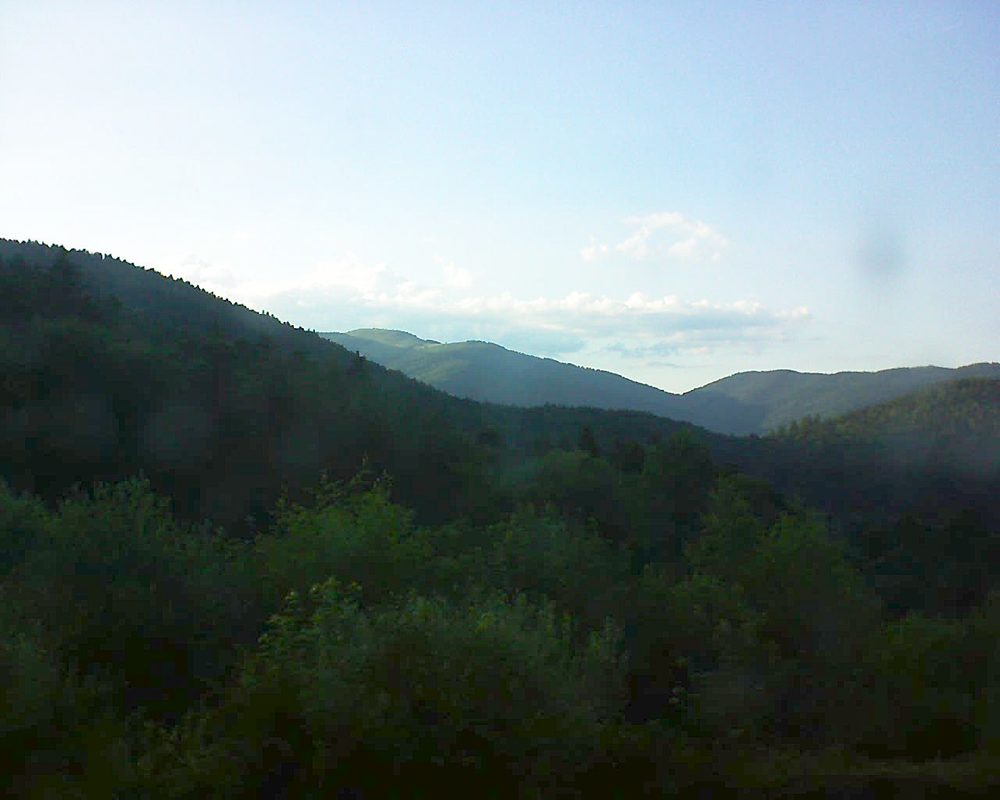 Le petit ballon vu depuis le Domaine Langmatt à Murbach le 20.06.2018 à 20:00 Le petit ballon (Alsace, Vosges) le 20.06.2018 à 20:00