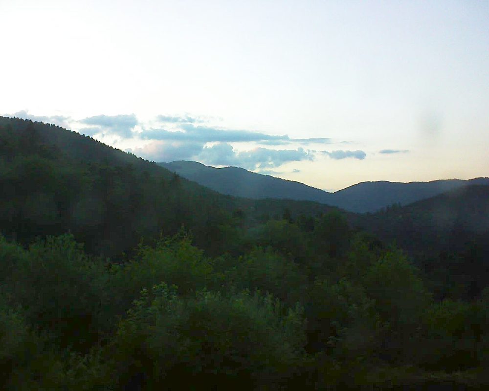 Le petit ballon vu depuis le Domaine Langmatt à Murbach le 20.06.2018 à 21:30 Le petit ballon (Alsace, Vosges) le 20.06.2018 à 21:30