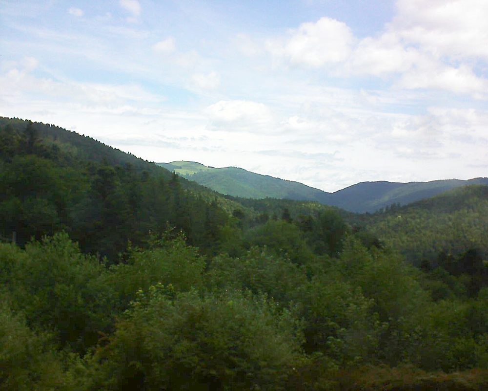 Le petit ballon vu depuis le Domaine Langmatt à Murbach le 21.06.2018 à 11:45 Le petit ballon (Alsace, Vosges) le 21.06.2018 à 11:45