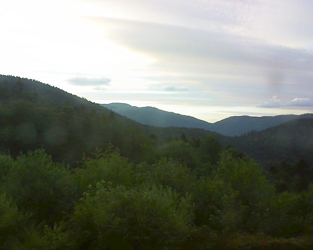 Le petit ballon vu depuis le Domaine Langmatt à Murbach le 21.06.2018 à 21:30 Le petit ballon (Alsace, Vosges) le 21.06.2018 à 21:30
