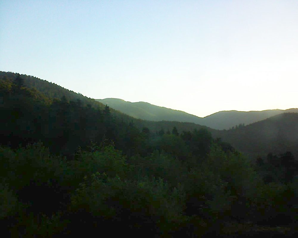 Le petit ballon vu depuis le Domaine Langmatt à Murbach le 22.06.2018 à 06:00 Le petit ballon (Alsace, Vosges) le 22.06.2018 à 06:00