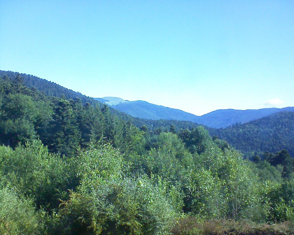 Le petit ballon vu depuis le Domaine Langmatt à Murbach le 22.06.2018 à 09:15 Le petit ballon (Alsace, Vosges) le 22.06.2018 à 09:15