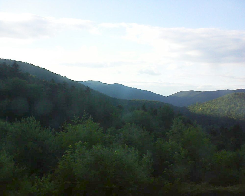 Le petit ballon vu depuis le Domaine Langmatt à Murbach le 22.06.2018 à 20:00 Le petit ballon (Alsace, Vosges) le 22.06.2018 à 20:00