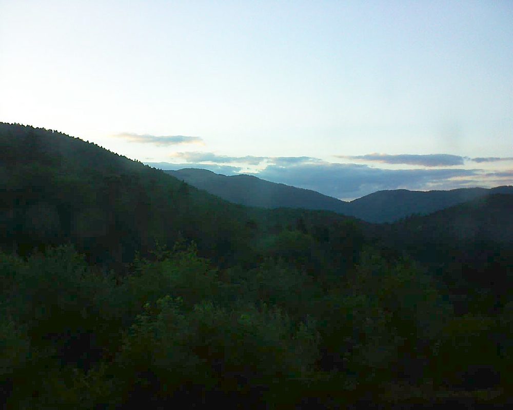 Le petit ballon vu depuis le Domaine Langmatt à Murbach le 22.06.2018 à 21:15 Le petit ballon (Alsace, Vosges) le 22.06.2018 à 21:15