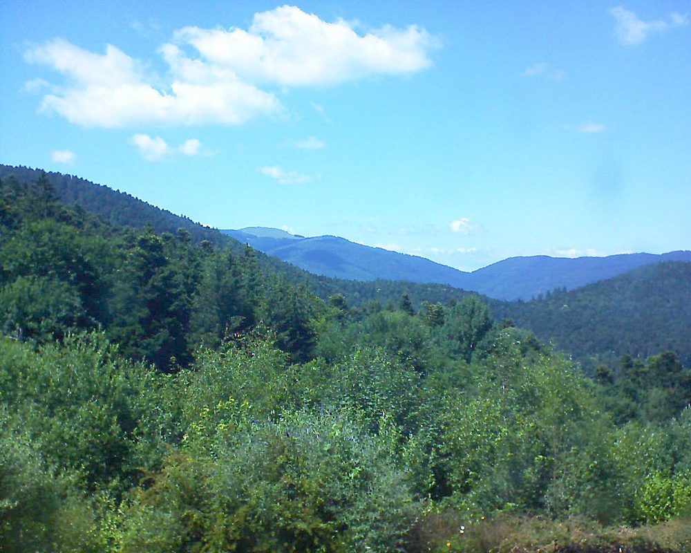 Le petit ballon vu depuis le Domaine Langmatt à Murbach le 23.06.2018 à 15:15 Le petit ballon (Alsace, Vosges) le 23.06.2018 à 15:15