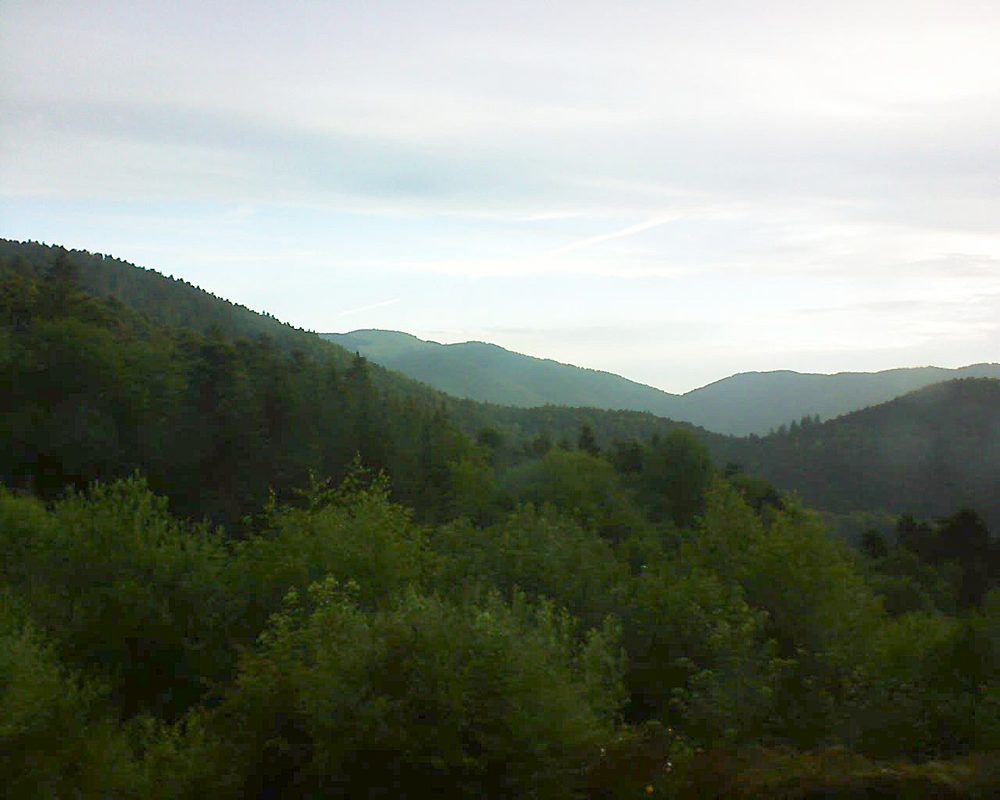 Le petit ballon vu depuis le Domaine Langmatt à Murbach le 24.06.2018 à 06:30 Le petit ballon (Alsace, Vosges) le 24.06.2018 à 06:30