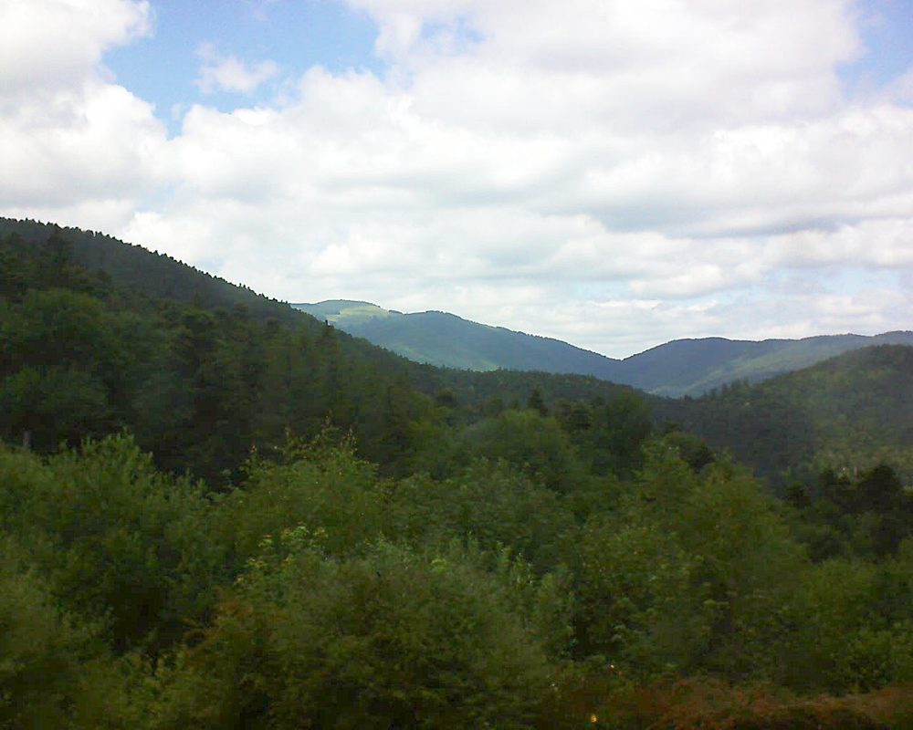 Le petit ballon vu depuis le Domaine Langmatt à Murbach le 25.06.2018 à 14:15 Le petit ballon (Alsace, Vosges) le 25.06.2018 à 14:15