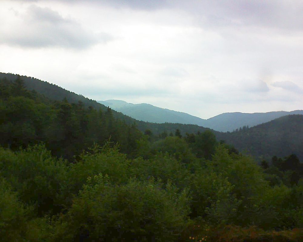 Le petit ballon vu depuis le Domaine Langmatt à Murbach le 29.06.2018 à 14:15 Le petit ballon (Alsace, Vosges) le 29.06.2018 à 14:15