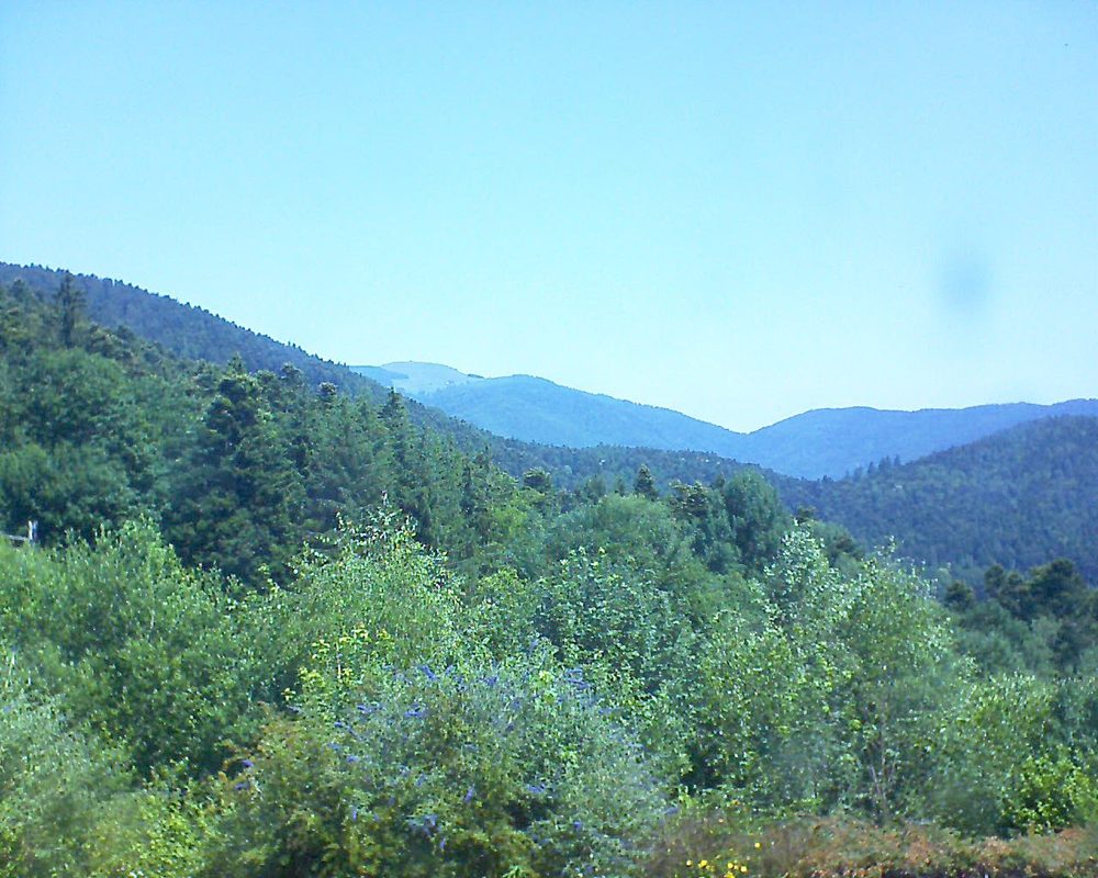 Le petit ballon vu depuis le Domaine Langmatt à Murbach le 01.07.2018 à 12:00 Le petit ballon (Alsace, Vosges) le 01.07.2018 à 12:00