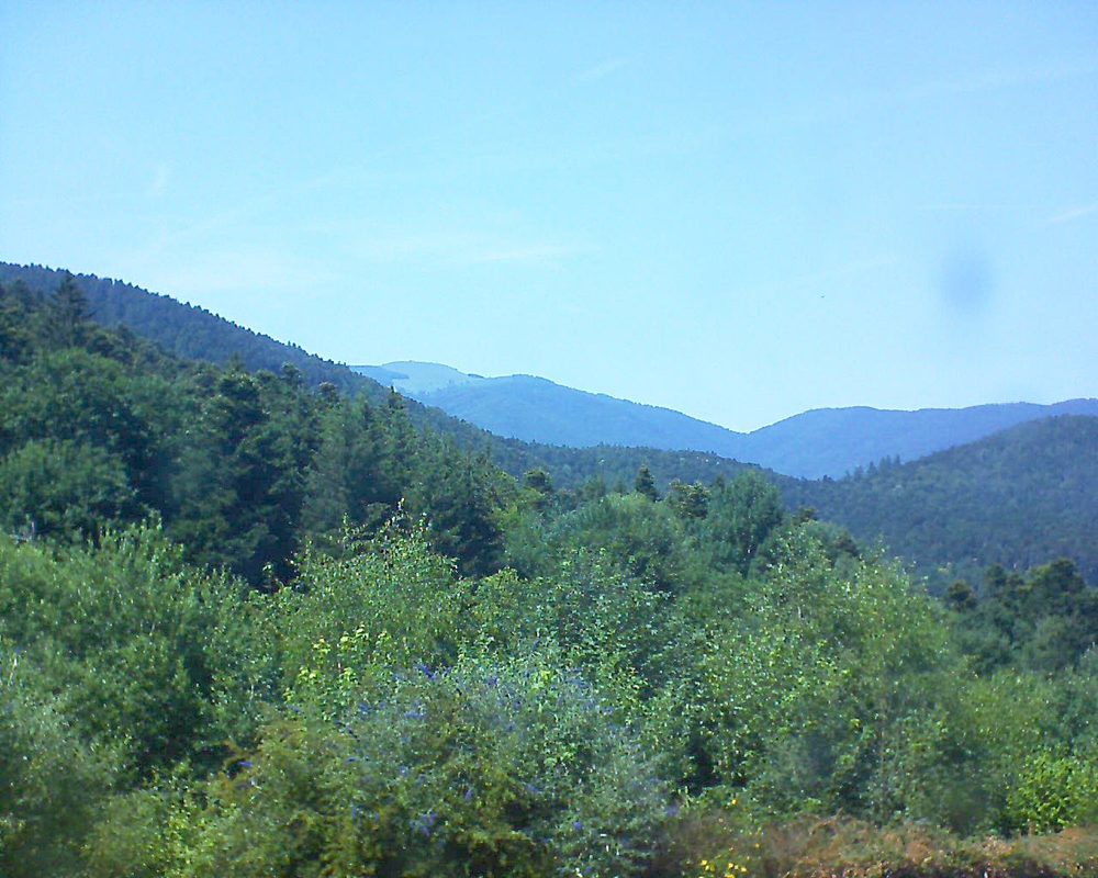 Le petit ballon vu depuis le Domaine Langmatt à Murbach le 01.07.2018 à 15:15 Le petit ballon (Alsace, Vosges) le 01.07.2018 à 15:15