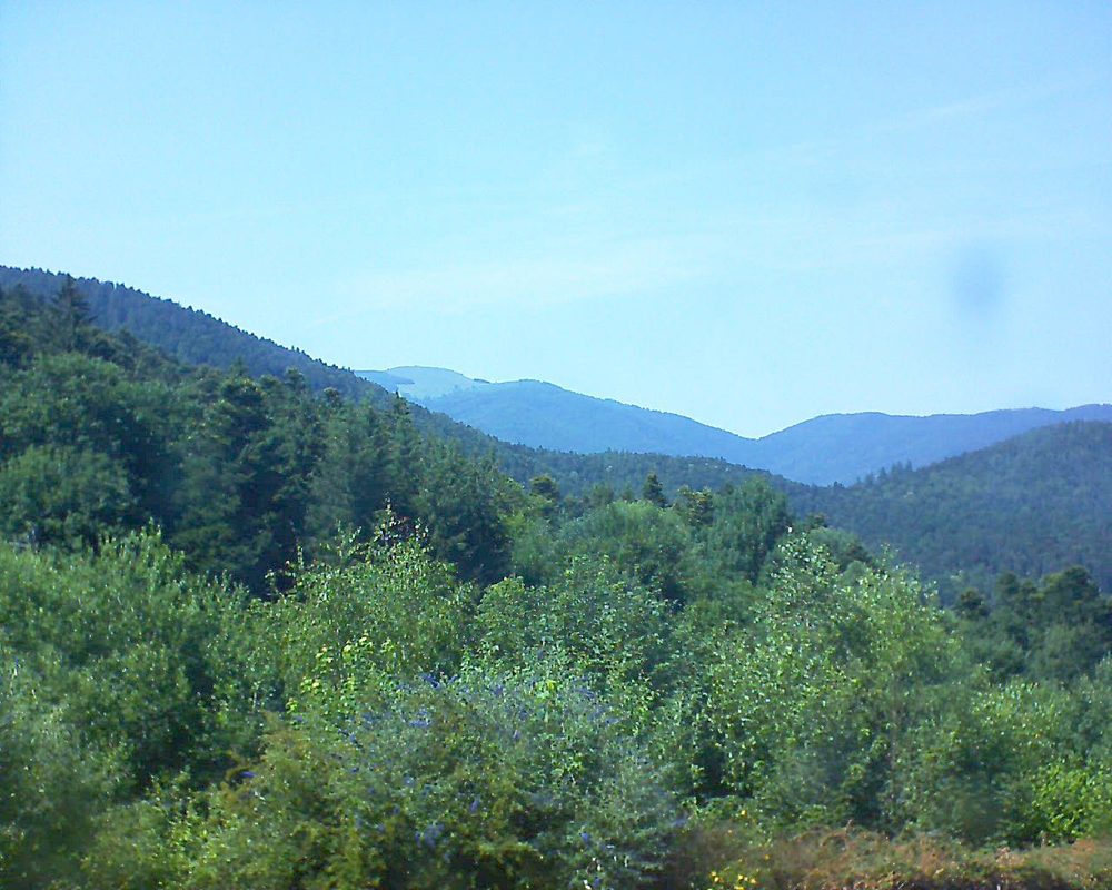 Le petit ballon vu depuis le Domaine Langmatt à Murbach le 01.07.2018 à 15:45 Le petit ballon (Alsace, Vosges) le 01.07.2018 à 15:45