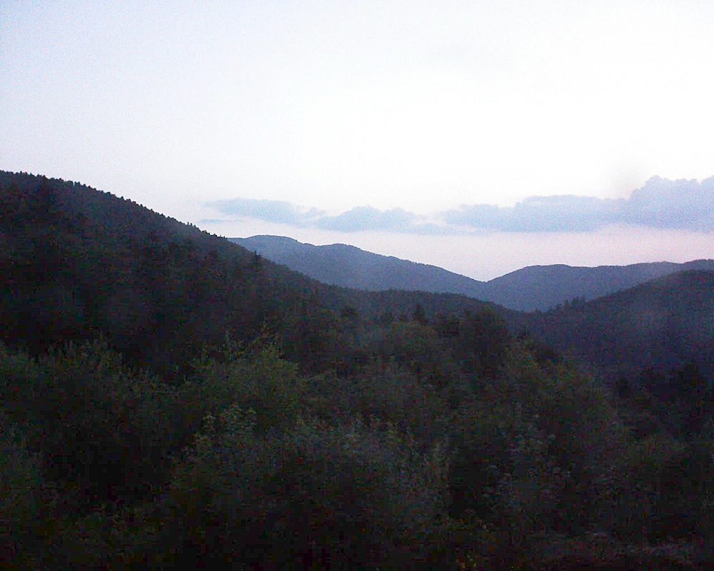 Le petit ballon vu depuis le Domaine Langmatt à Murbach le 03.07.2018 à 05:15 Le petit ballon (Alsace, Vosges) le 03.07.2018 à 05:15