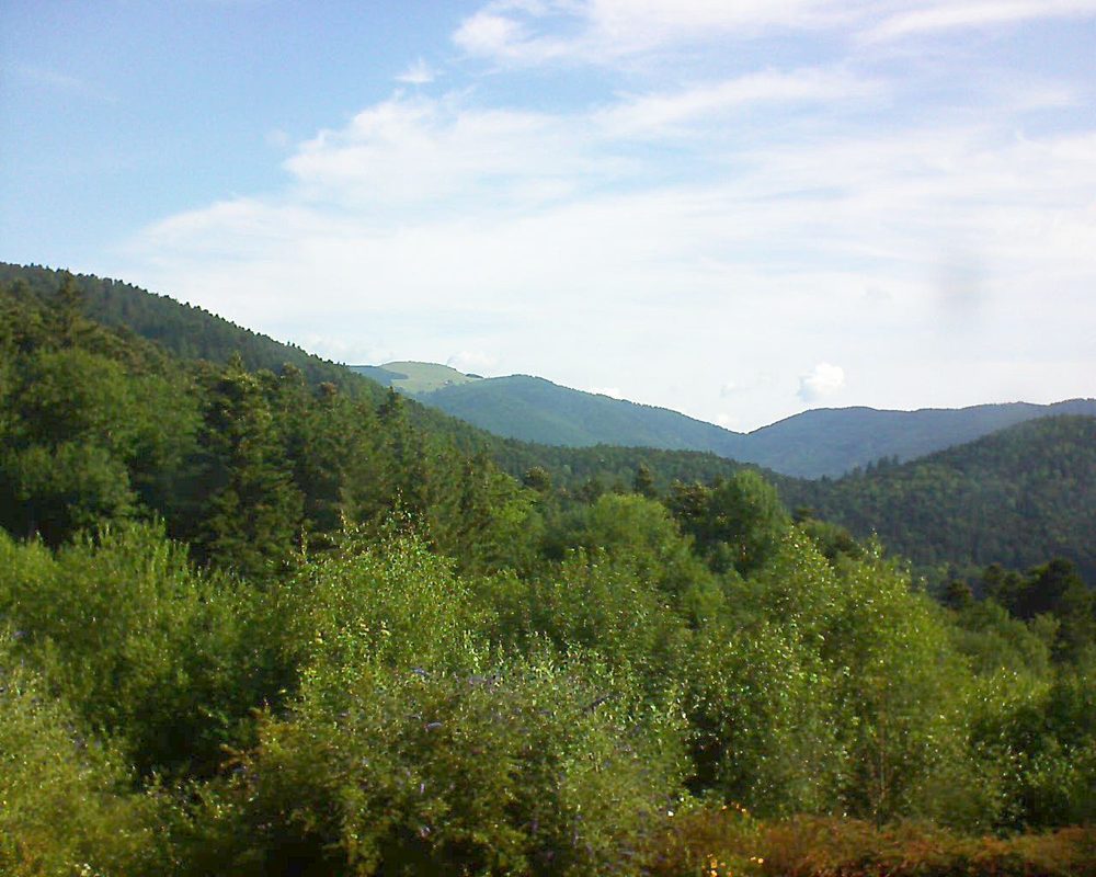 Le petit ballon vu depuis le Domaine Langmatt à Murbach le 04.07.2018 à 09:15 Le petit ballon (Alsace, Vosges) le 04.07.2018 à 09:15