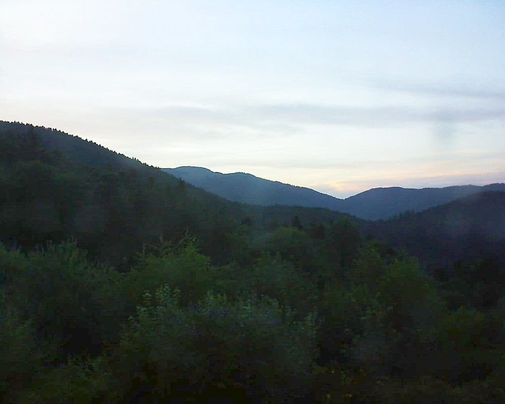 Le petit ballon vu depuis le Domaine Langmatt à Murbach le 04.07.2018 à 21:30 Le petit ballon (Alsace, Vosges) le 04.07.2018 à 21:30