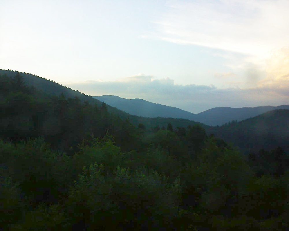 Le petit ballon vu depuis le Domaine Langmatt à Murbach le 06.07.2018 à 21:00 Le petit ballon (Alsace, Vosges) le 06.07.2018 à 21:00
