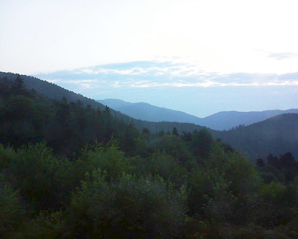 Le petit ballon vu depuis le Domaine Langmatt à Murbach le 07.07.2018 à 05:30 Le petit ballon (Alsace, Vosges) le 07.07.2018 à 05:30