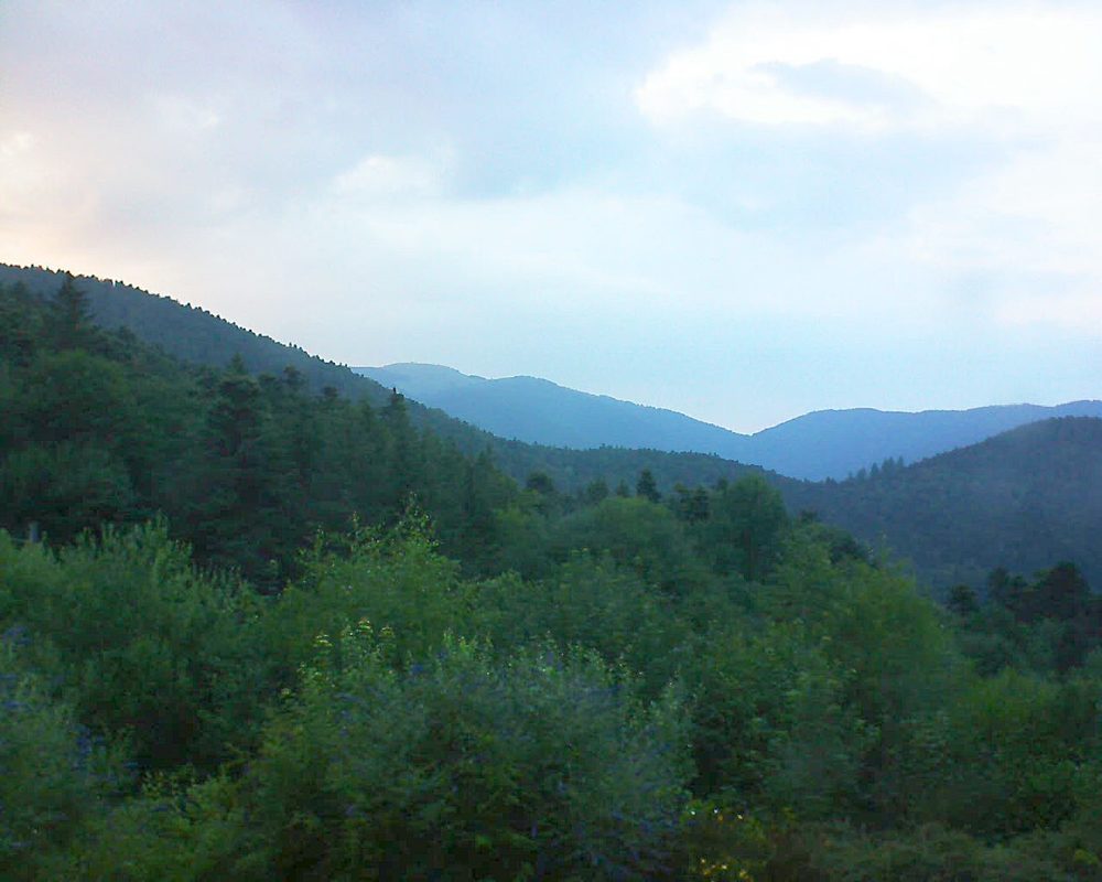 Le petit ballon vu depuis le Domaine Langmatt à Murbach le 07.07.2018 à 21:00 Le petit ballon (Alsace, Vosges) le 07.07.2018 à 21:00