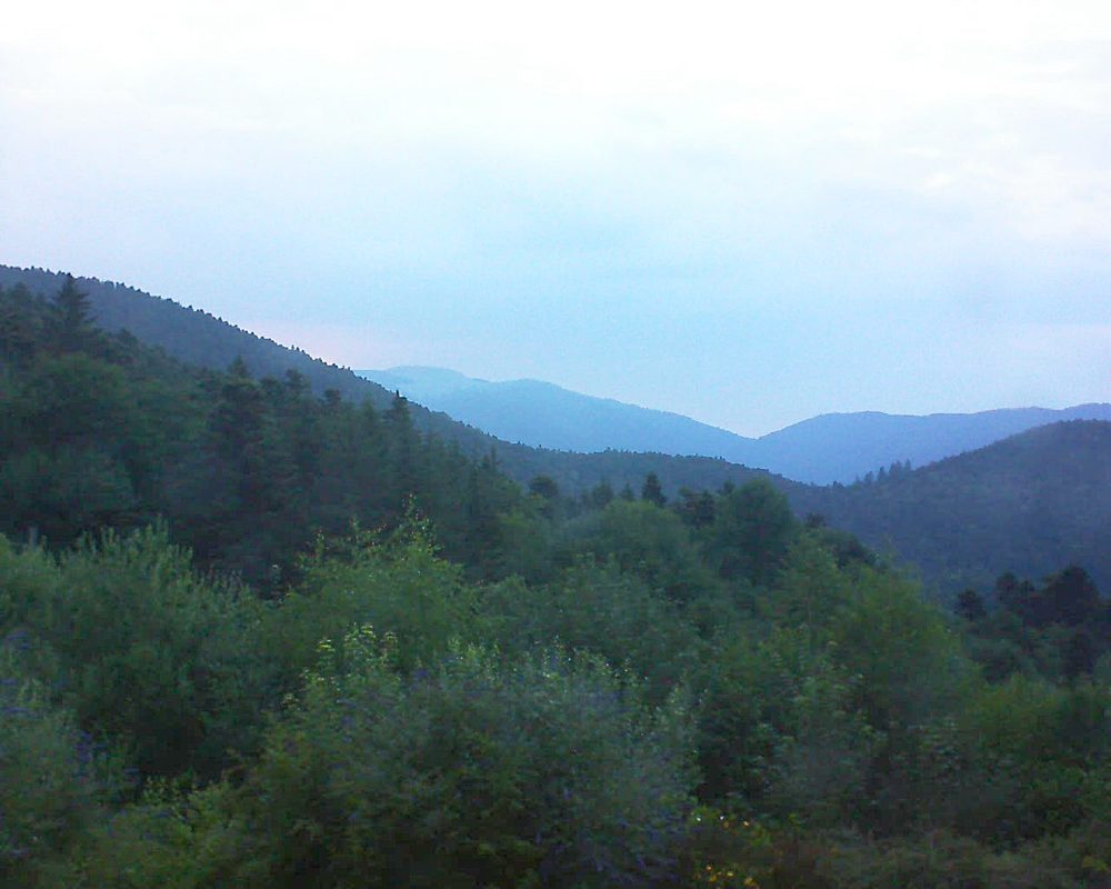 Le petit ballon vu depuis le Domaine Langmatt à Murbach le 07.07.2018 à 21:15 Le petit ballon (Alsace, Vosges) le 07.07.2018 à 21:15