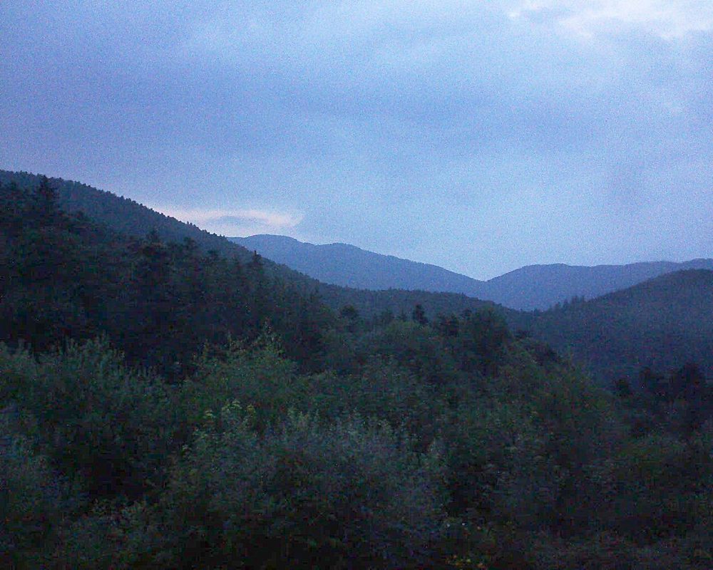 Le petit ballon vu depuis le Domaine Langmatt à Murbach le 07.07.2018 à 21:45 Le petit ballon (Alsace, Vosges) le 07.07.2018 à 21:45