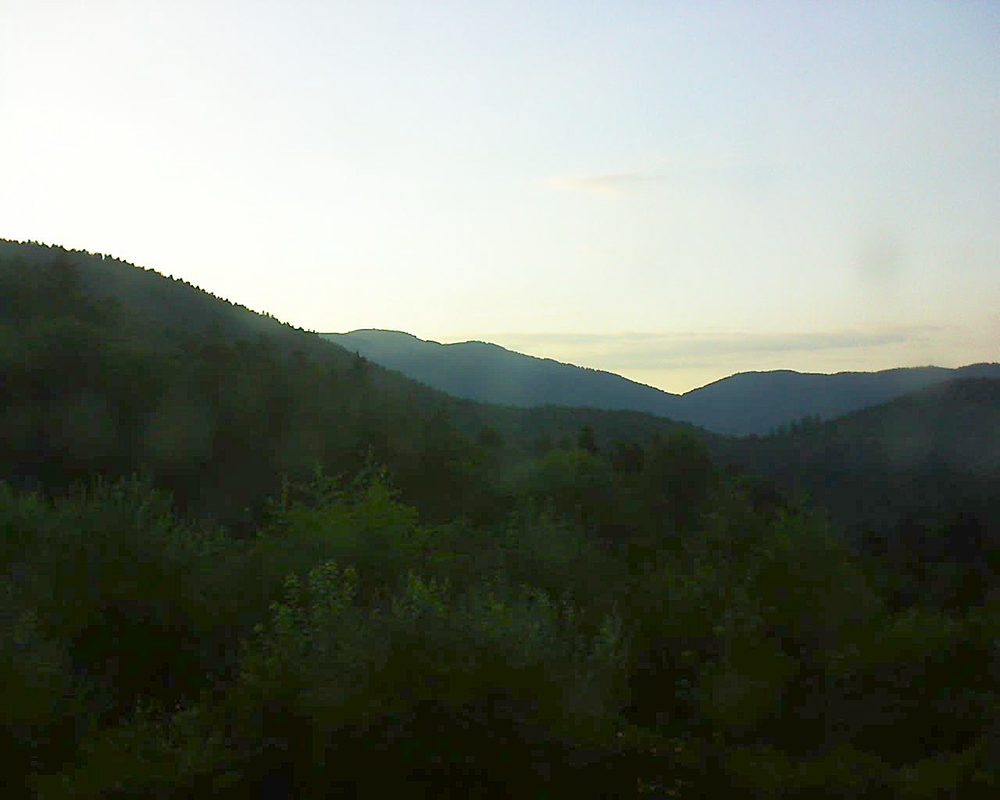Le petit ballon vu depuis le Domaine Langmatt à Murbach le 08.07.2018 à 21:00 Le petit ballon (Alsace, Vosges) le 08.07.2018 à 21:00
