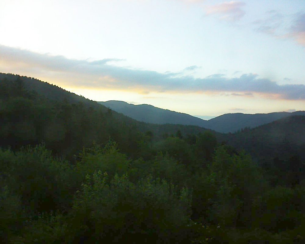 Le petit ballon vu depuis le Domaine Langmatt à Murbach le 10.07.2018 à 21:15 Le petit ballon (Alsace, Vosges) le 10.07.2018 à 21:15