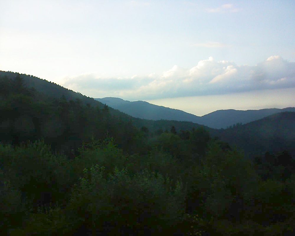 Le petit ballon vu depuis le Domaine Langmatt à Murbach le 12.07.2018 à 20:45 Le petit ballon (Alsace, Vosges) le 12.07.2018 à 20:45