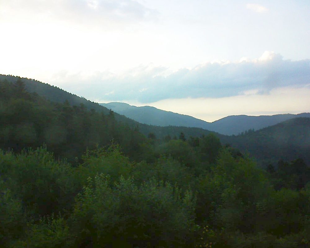 Le petit ballon vu depuis le Domaine Langmatt à Murbach le 12.07.2018 à 21:00 Le petit ballon (Alsace, Vosges) le 12.07.2018 à 21:00