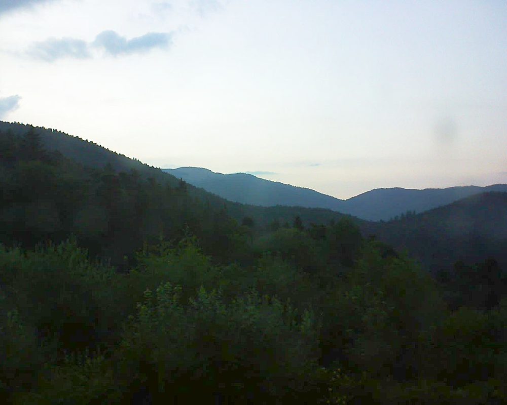 Le petit ballon vu depuis le Domaine Langmatt à Murbach le 12.07.2018 à 21:30 Le petit ballon (Alsace, Vosges) le 12.07.2018 à 21:30