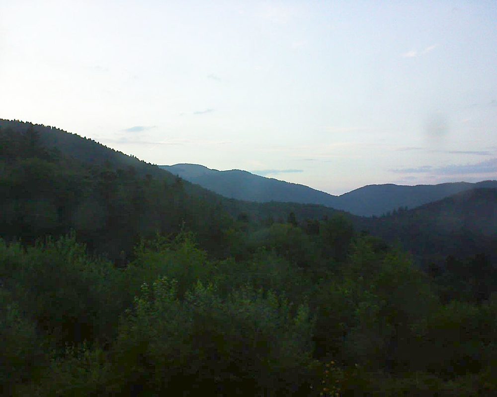 Le petit ballon vu depuis le Domaine Langmatt à Murbach le 13.07.2018 à 21:15 Le petit ballon (Alsace, Vosges) le 13.07.2018 à 21:15