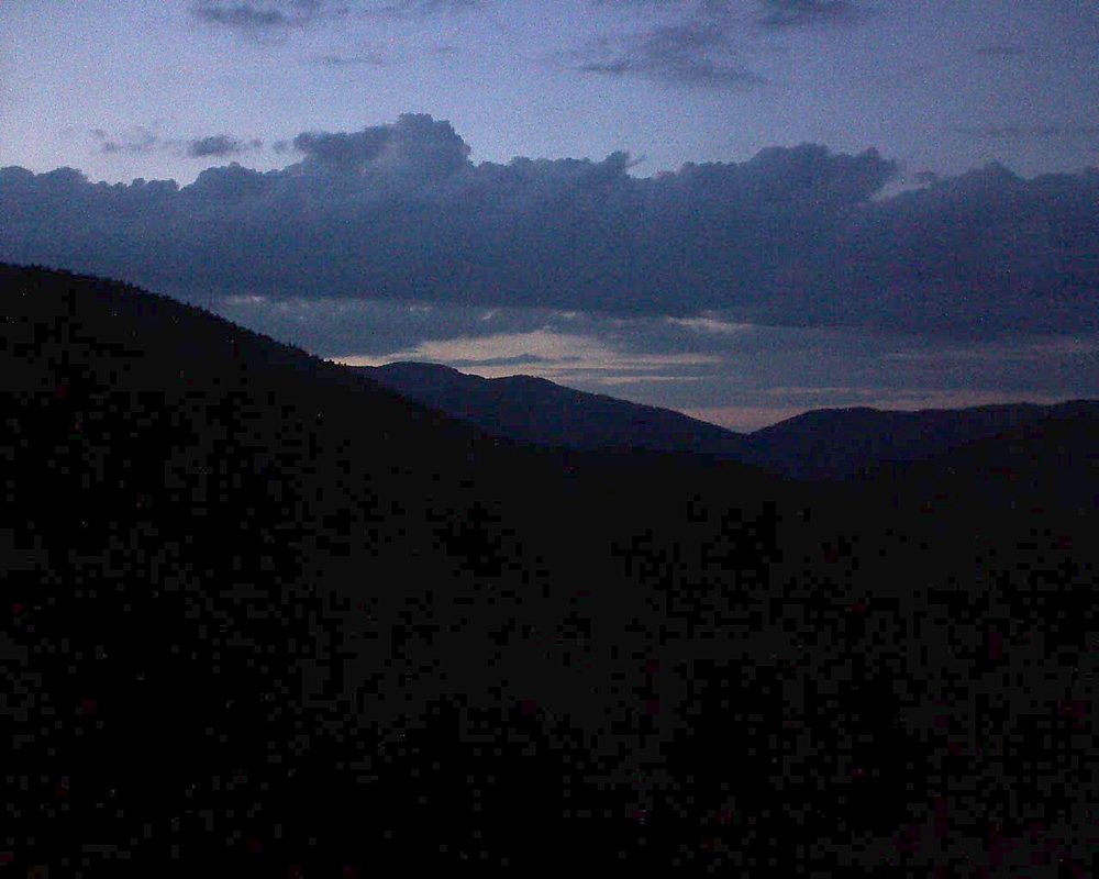 Le petit ballon vu depuis le Domaine Langmatt à Murbach le 13.07.2018 à 22:00 Le petit ballon (Alsace, Vosges) le 13.07.2018 à 22:00