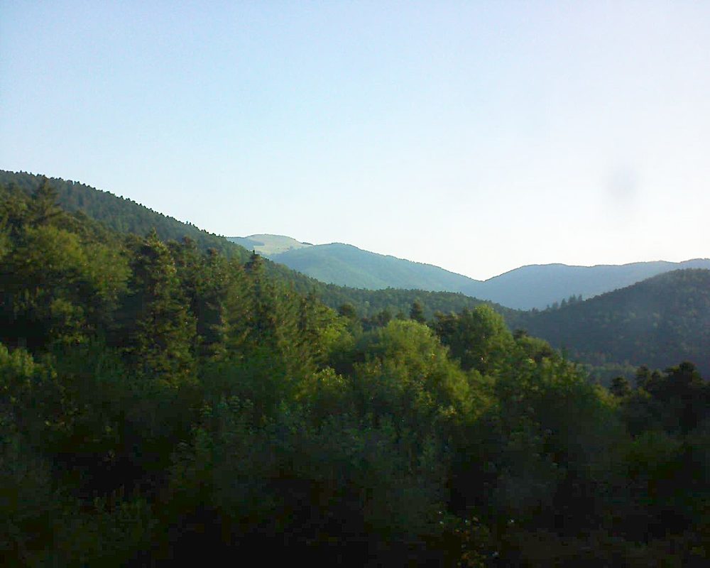 Le petit ballon vu depuis le Domaine Langmatt à Murbach le 14.07.2018 à 07:45 Le petit ballon (Alsace, Vosges) le 14.07.2018 à 07:45