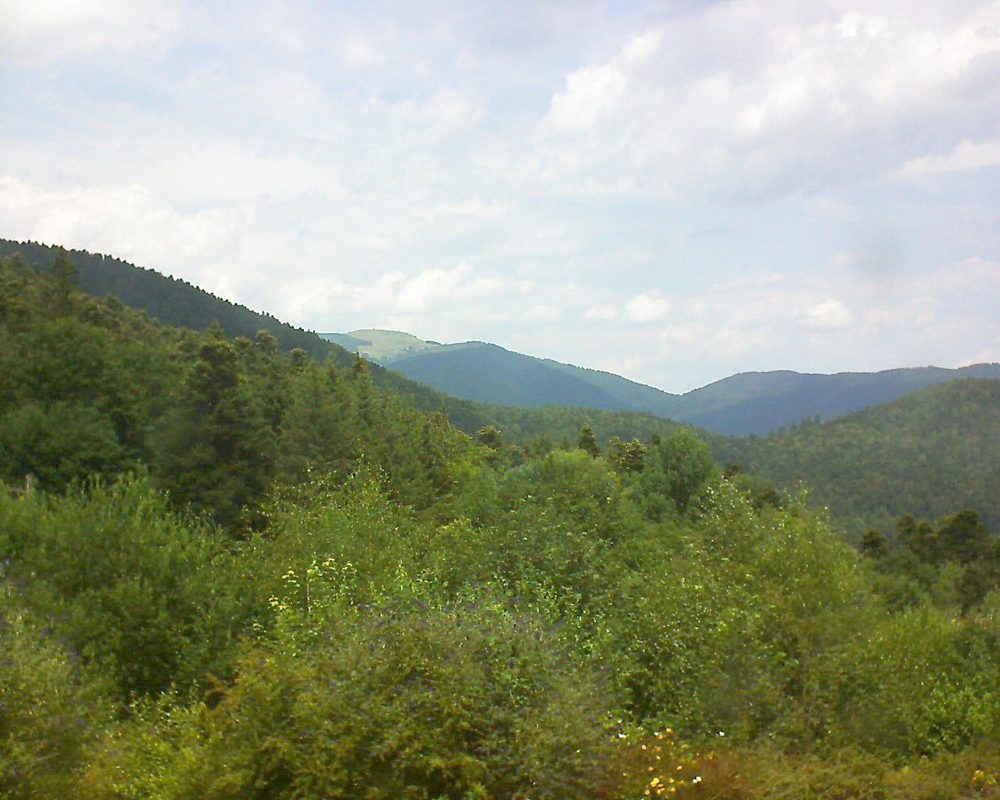 Le petit ballon vu depuis le Domaine Langmatt à Murbach le 14.07.2018 à 13:15 Le petit ballon (Alsace, Vosges) le 14.07.2018 à 13:15