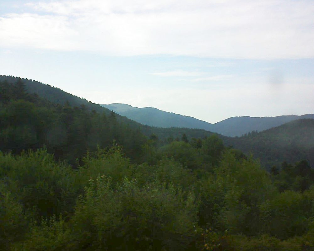 Le petit ballon vu depuis le Domaine Langmatt à Murbach le 14.07.2018 à 19:00 Le petit ballon (Alsace, Vosges) le 14.07.2018 à 19:00