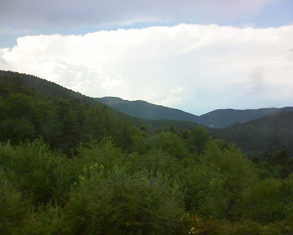 Le petit ballon vu depuis le Domaine Langmatt à Murbach le 15.07.2018 à 15:45 Le petit ballon (Alsace, Vosges) le 15.07.2018 à 15:45