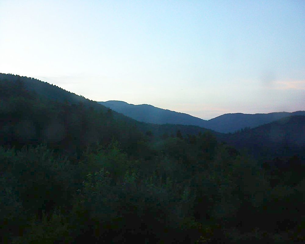 Le petit ballon vu depuis le Domaine Langmatt à Murbach le 16.07.2018 à 21:30 Le petit ballon (Alsace, Vosges) le 16.07.2018 à 21:30