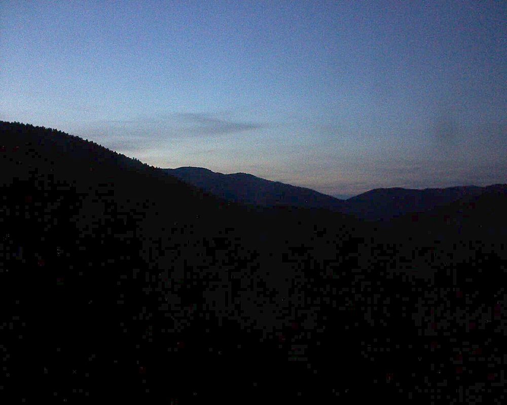 Le petit ballon vu depuis le Domaine Langmatt à Murbach le 16.07.2018 à 22:00 Le petit ballon (Alsace, Vosges) le 16.07.2018 à 22:00