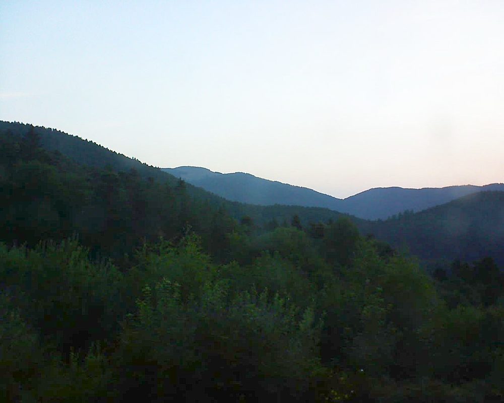 Le petit ballon vu depuis le Domaine Langmatt à Murbach le 17.07.2018 à 06:00 Le petit ballon (Alsace, Vosges) le 17.07.2018 à 06:00