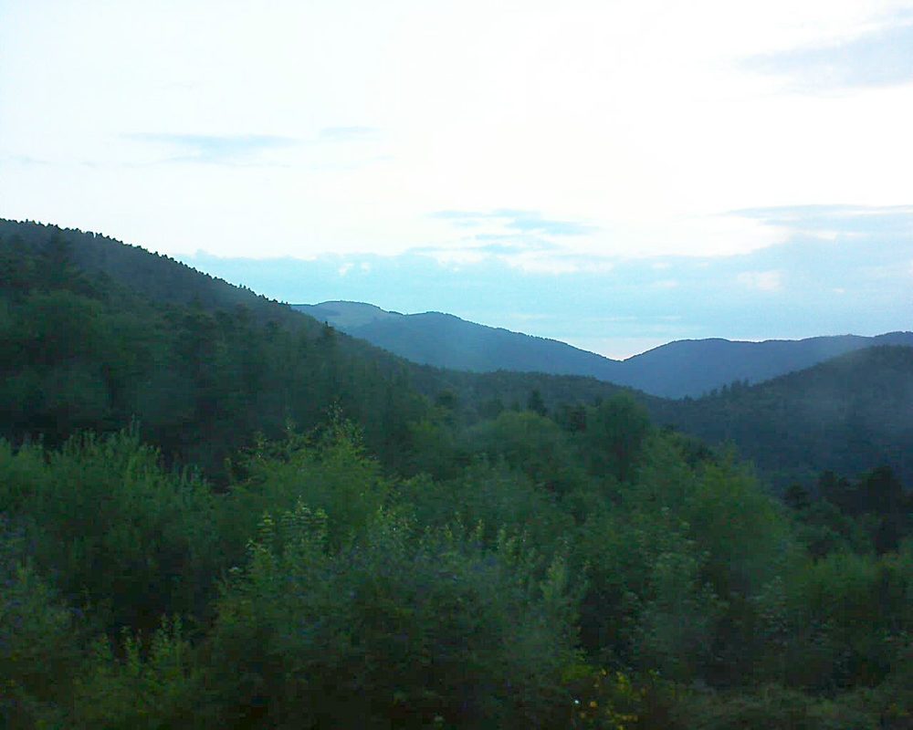 Le petit ballon vu depuis le Domaine Langmatt à Murbach le 19.07.2018 à 06:00 Le petit ballon (Alsace, Vosges) le 19.07.2018 à 06:00